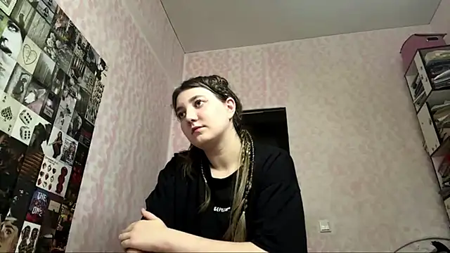 JanineThielman's Live Chat Room
