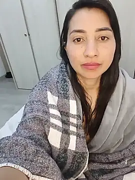 ANGELY_WET_JEET Adlı Modelin Canlı Sohbet Odası