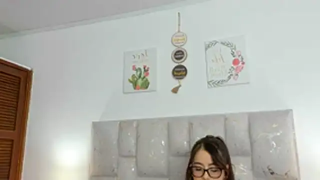 Gaby_evansz Adlı Modelin Canlı Sohbet Odası