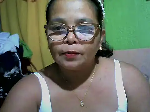 Sweetienia52's Live Chat Room