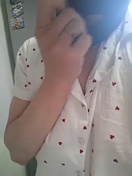 חדר צ'אט בשידור חי של milffa