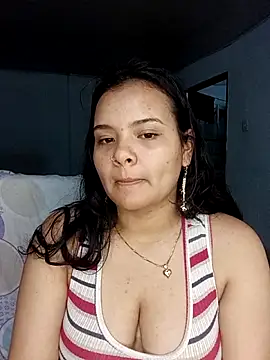 Emily_Rouse23's Live Chat Room