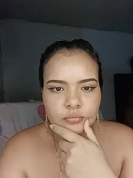 Emily_Rouse23 Adlı Modelin Canlı Sohbet Odası