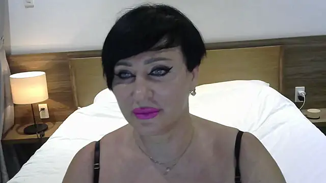 Kleotempt's Live Chat Room