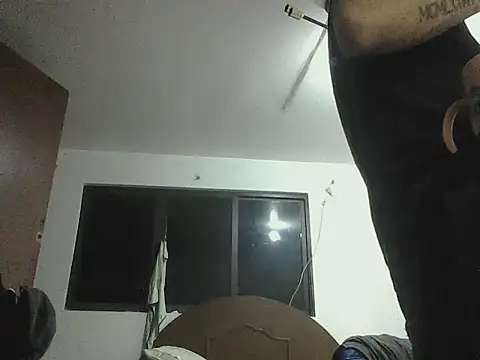 Chat soba uživo modela _iluvatar_
