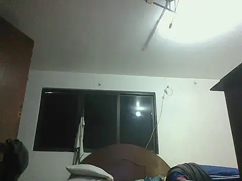 Sala de chat en directo de _iluvatar_