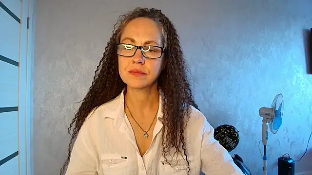 LioraWeissn Live chat-huone