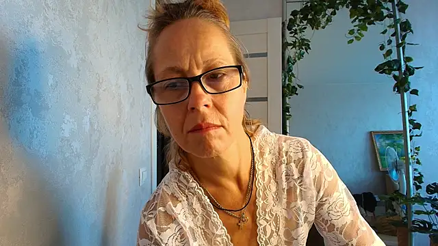 LioraWeiss Live Chatraum
