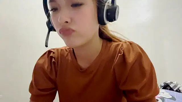 EllieCoconut001 live-chat rom