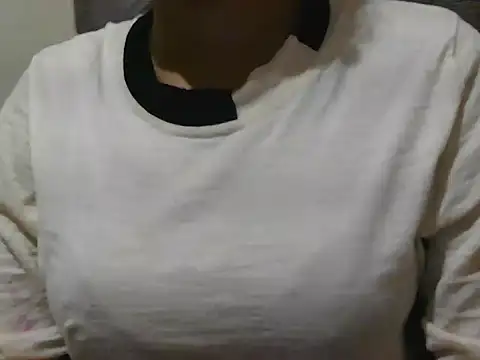 cute_yashi's Live Chat Room
