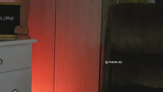 Онлайн чат Mara_HugeAss