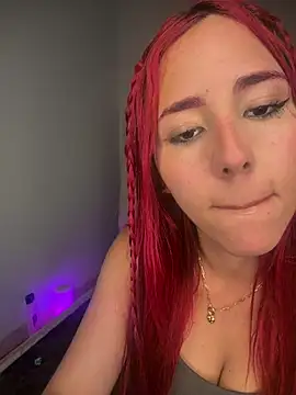 kisscherry8 Adlı Modelin Canlı Sohbet Odası