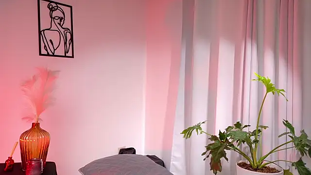 Mia_Benett_'s Live Chat Room