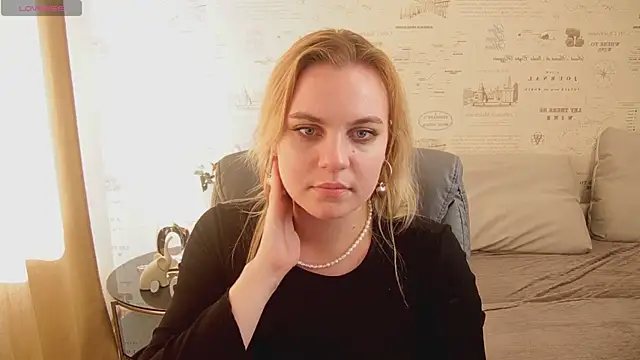 Glow_Margo Adlı Modelin Canlı Sohbet Odası
