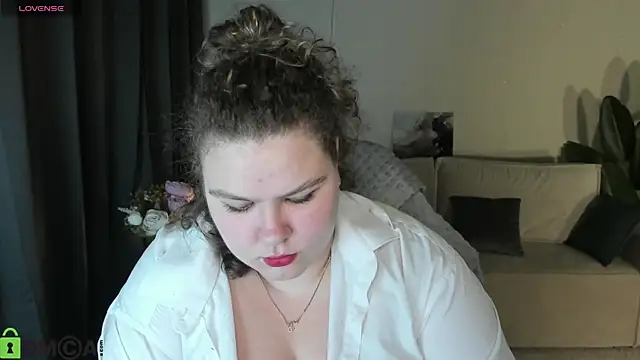 SofiRoce's Live Chat Room