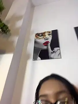 Rebeca_Marchetti Adlı Modelin Canlı Sohbet Odası