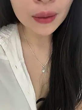 Živá chatovací místnost Lilyy_babyy