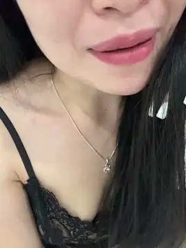 Lilyy_babyy Adlı Modelin Canlı Sohbet Odası