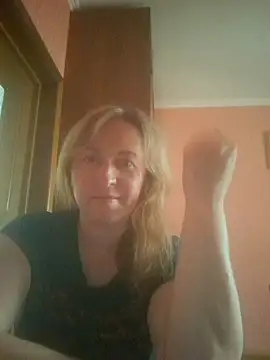 חדר צ'אט בשידור חי של ChristinaYork