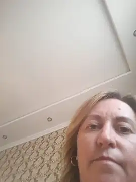 חדר צ'אט בשידור חי של ChristinaYork