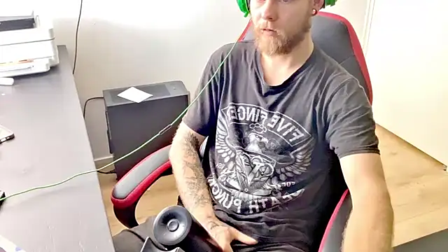 Bickboy95 Show in webcam