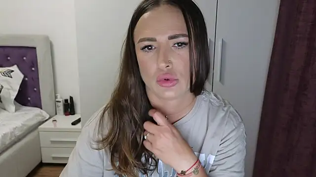 חדר צ'אט בשידור חי של xxxPlayboydollxxx
