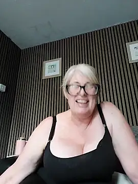 Živá chatovací místnost FlirtyFleur-x