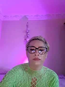 LunaBlaise লাইভ চ্যাট রুম