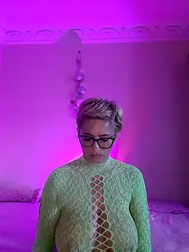 LunaBlaise Live Chatrum