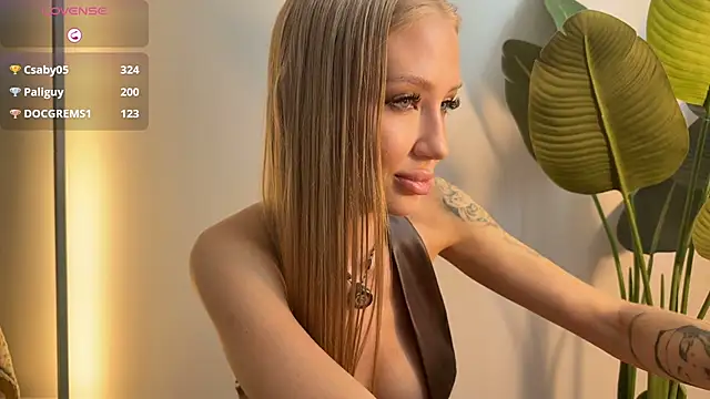 Betty-0_0 Cameră chat live