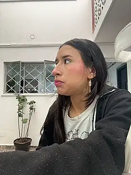 חדר צ'אט בשידור חי של LilyRossi_