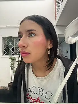 ห้องแชทสดของ LilyRossi_