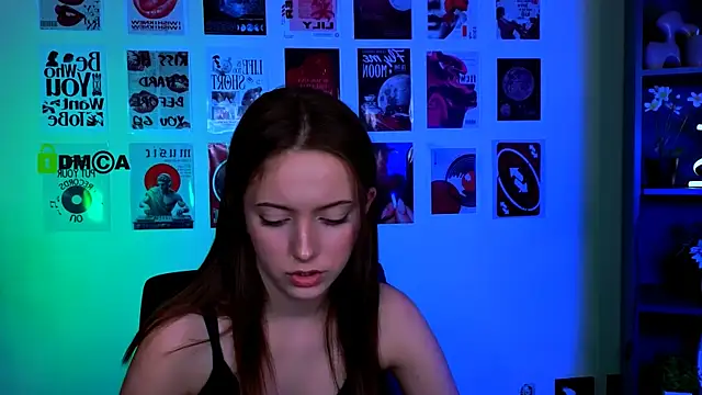 chloe_ley's Live Chat Room