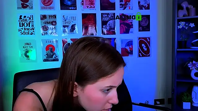 chloe_ley Adlı Modelin Canlı Sohbet Odası