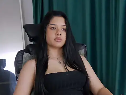 MissNaomiBelle Adlı Modelin Canlı Sohbet Odası
