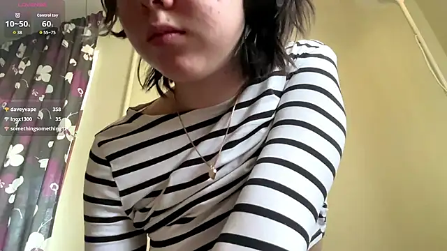 Živá chatovací místnost AueshaSimon
