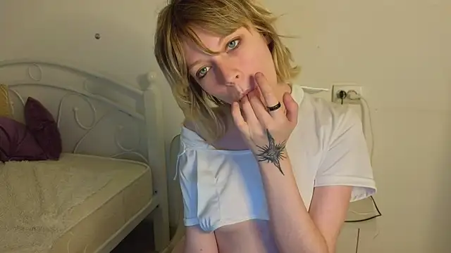 MollySallyn Live chat-huone