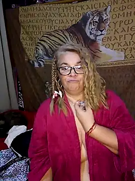 חדר צ'אט בשידור חי של momismilf544