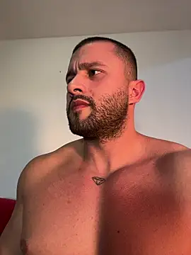 غرفة دردشة Romaninho المباشرة