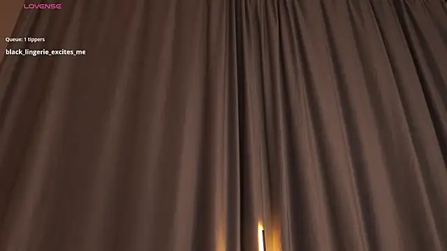 seesamnoir's Live Chat Room