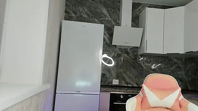 חדר צ'אט בשידור חי של evelune