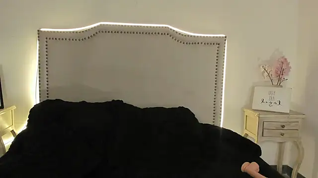 Chat soba uživo modela Hanna_klover