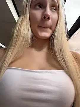 Pink_Kiss Секс шоу на живо пред камера