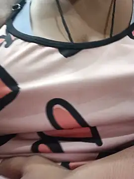 DesiQueen37 élő chatszobája