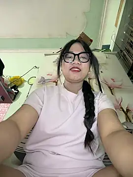 Emmiuuuu03's Live Chat Room