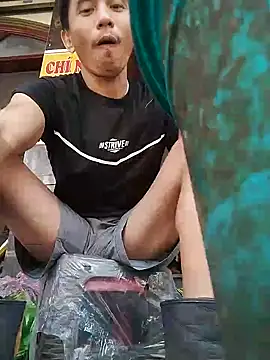 traiwe06's Live Sex Cam Show