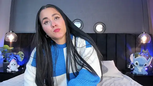 חדר צ'אט בשידור חי של alejandra__garcia