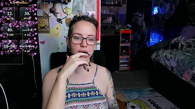 LisaFoxy_y Adlı Modelin Canlı Sohbet Odası