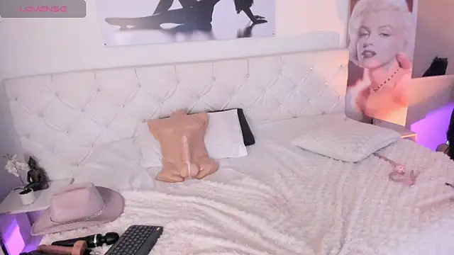 Chat soba uživo modela lunalenox