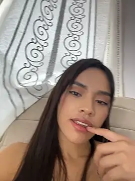 Mia-villalobos Adlı Modelin Canlı Sohbet Odası